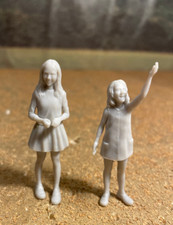 1:22,5 Figuren 2 Mädchen WWII