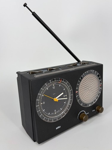 Braun radiowecker type - *,