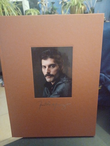 Freddie mercury the solo - freddie,
