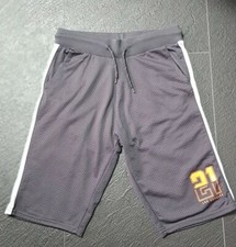 sportliche Shorts Gr. 146 /