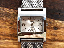 Damen-Armbanduhr, Manguun