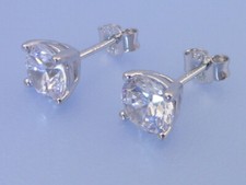 Echt 925 Silber Ohrstecker mit Zirkonia in 6 mm weiß rund im Diamantschliff Paar