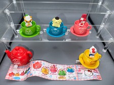 Satz Tee Service Bandai Hello