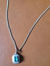 Goldkette mit Anhänger aus