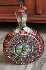 Große Schnupftabakflasche aus Glas als Uhr, Emailmalerei, Kunstglas Gänseblumen