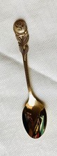 kleiner Löffel mit Hildesheimer Rose goldenes Metall Vintage Kaffeelöffel