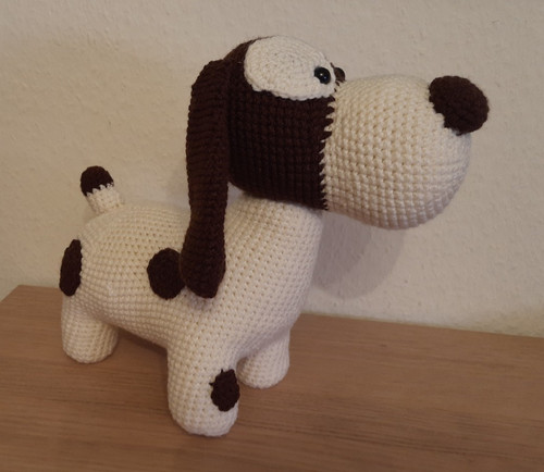 Beiger brauner großer hund - großer,
