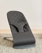 BabyBjörn Babywippe Bliss, Gewebt, Klassische Steppung ,Anthrazitgrau 