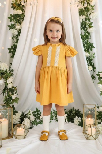 Senfgelbes baumwollkleid mit - senfgelbes,