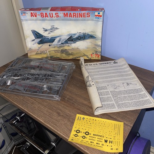 Esci modellbausatz us - av-8a,