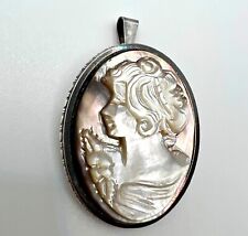 Art Deco Gemme Frau Anhänger