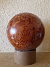 Wurzelholzkugel 18 cm Durchmesser. Gedrechselt