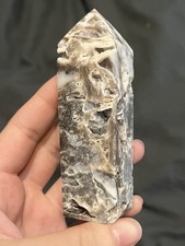 Chalcedon (Sphalerit)  Turm mit Glitzer und Drusen