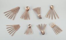 Skandinavischer Designer. Großes und komplettes Tafelservice für sechs Person...