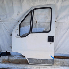 1365128080 Alte Tür. Links