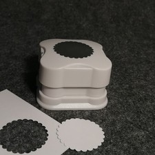 Paper Poetry Everywhere Stanzer Motiv Kreis mit Zierrand Rosette 3,8 cm