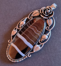 Antiker Anhänger mit Achat