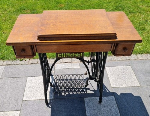 Alte antike nähmaschine - nähmaschine, ca