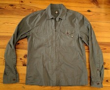 HÜBSCHES GRÜNES GRAUES