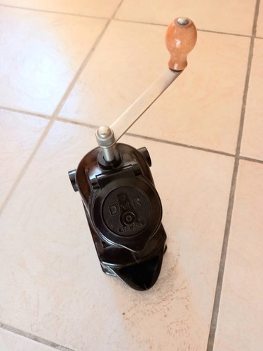Kaffeemühle aus bakelit dmr - kaffeemühle, bakelit,