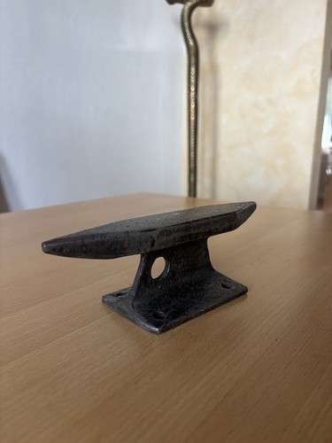 Kleiner alter miniatur - kleiner,