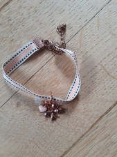 Bijou Brigitte  Textil Armband mit Herz, Schleife und Karabinerverschluss neu