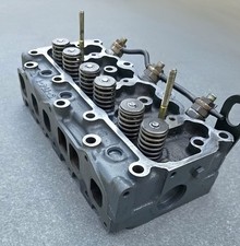 Zylinderkopf Iseki TU  E3AF1 mit Ventilen und Einspritzdüsen