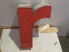 roter großer Metall Alu