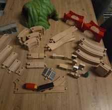 Holzeisenbahn mit Zubehör