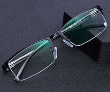 Kurzsichtige Brille mit