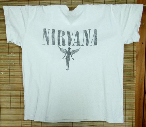 Beigefarbenes bandshirt - beigefarbenes,