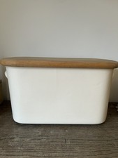 Nigella Lawson Brotkasten