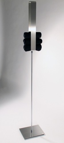 Gästetuchhalter stehend