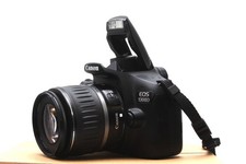 Canon EOS 1300D 18 MP WLAN FULL HD DSLR + Canon EF-S 18-55mm Objektiv + Zub