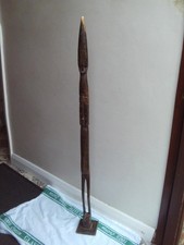 MITTE DES 20. JAHRHUNDERTS SEHR GROSSER HANDGESCHNITZTER AFRIKANER AUS HOLZ EINER FRAU. M3875