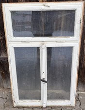 Altes historisches Holzfenster