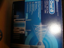 Elektrisches Zahnputzcenter mit  Munddusche, Oral-B Oxyjet Pro 2000 mit Spülung
