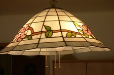 Große Tiffany-Lampe Lampenschirm Hängelampe Blumen Glas Durchmesser 57 cm 