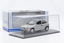 Opel corsa gsi 1993 - 1:18, b