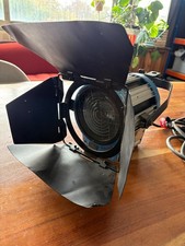 ARRI 650 Plus Fresnel Stufenlinsen-Scheinwerfer