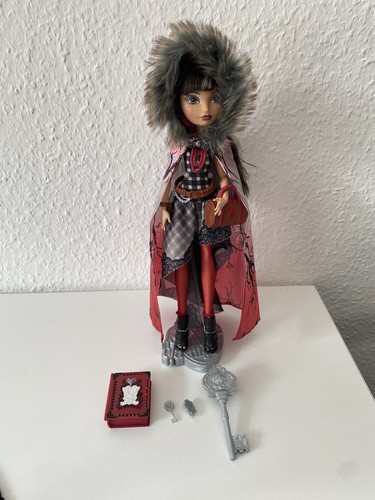 Cerise hood ever after - cerise,
