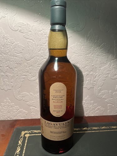 Lagavulin distillery exclusive - lagavulin,