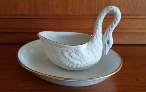 Sauciere schwanentasse auf - /,