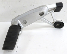 BMW R1200R K27 Soziusfußraste Kofferhalter links Kratzer 06/09  59TKM