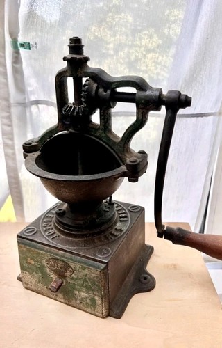 Antike kaffee mohnmühle - kaffee,