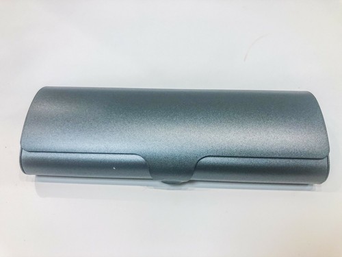 Brillenetui aus metall - 1, für