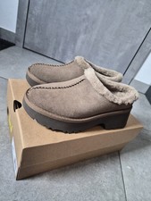 UGG New Heights Cozy Clog