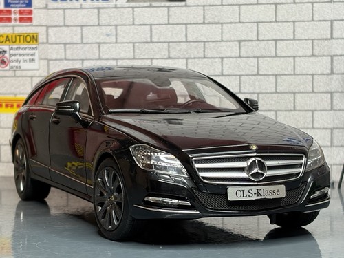 Rar norev mercedes benz - 1:18,