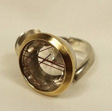 Wundervoller Design Quarz Ring