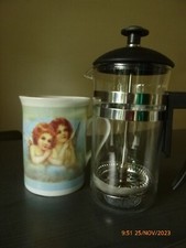 Kaffeebereiter French Press + Tasse Engel Weihnachtsmotiv Stille Nacht  10x7,5